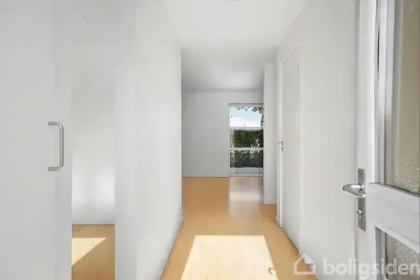 hallway_entrance