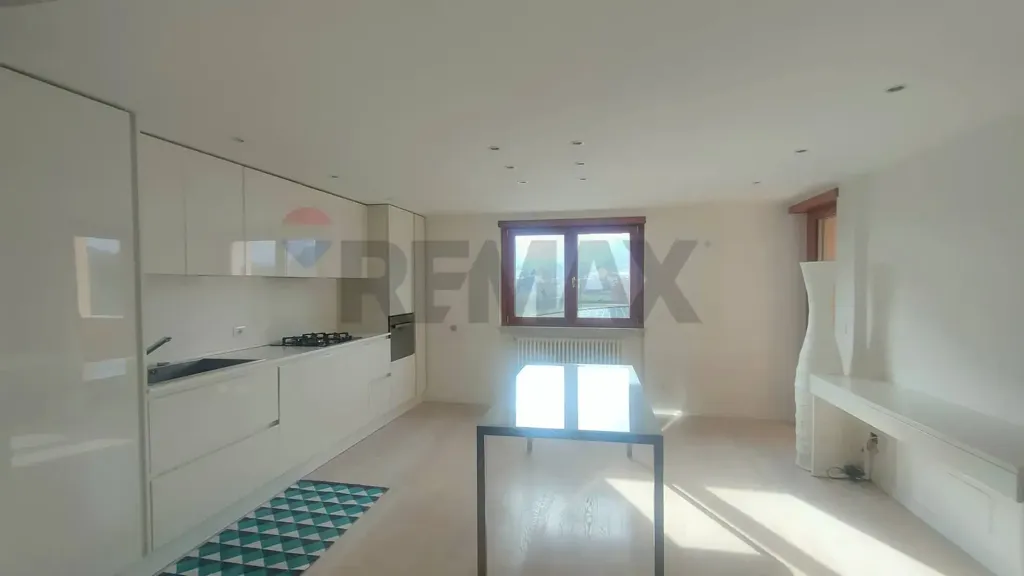 Köök - Modern Apartment with Balcony in Scoppito
