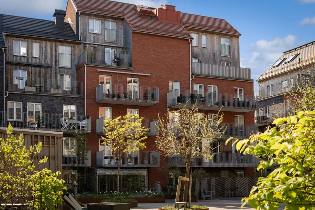 Välivaade - Three-Room Apartment with Two Balconies in Hovås