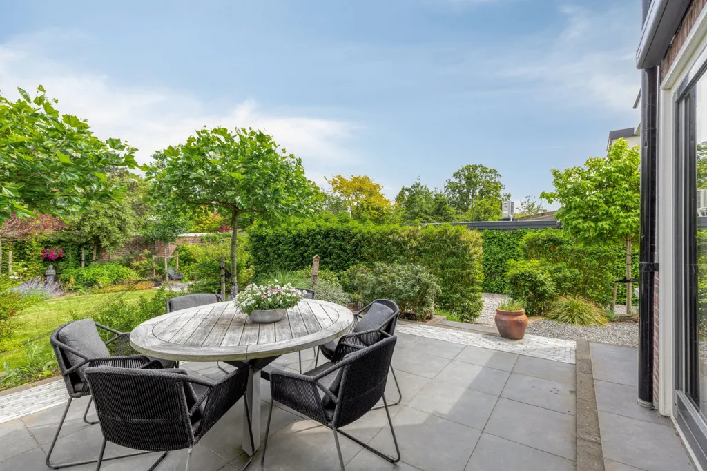 Terrass - Luxury Villa with Garden in Beverwijk