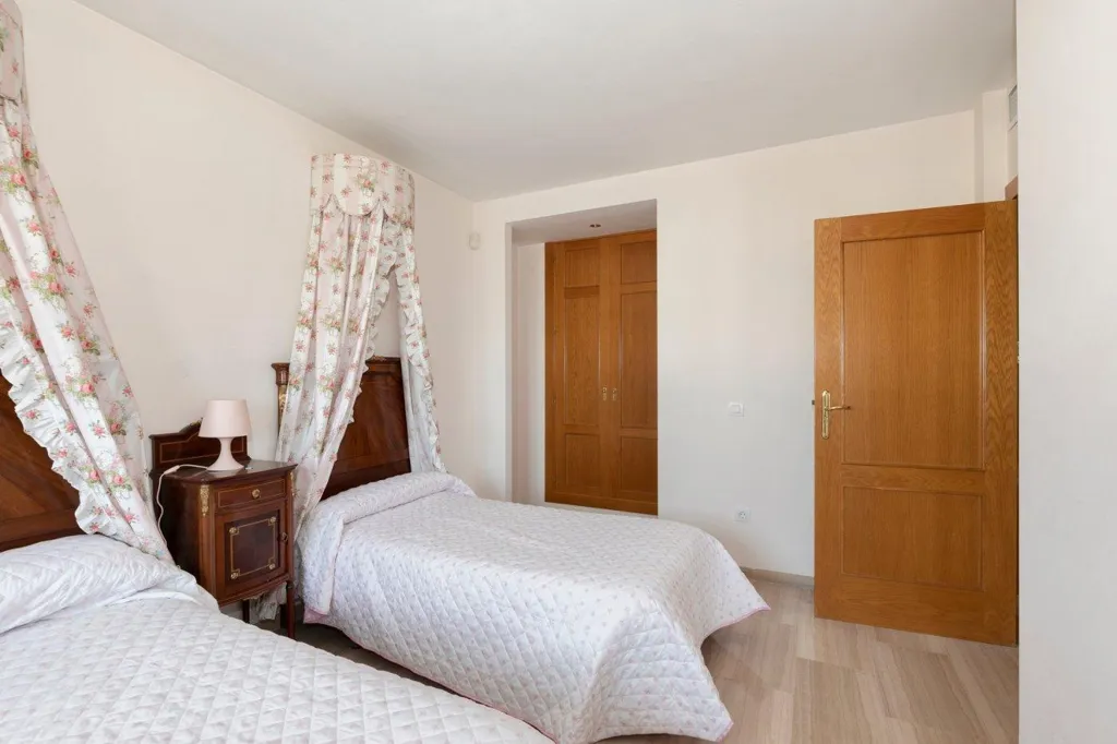 Magamistoad - Versatile Villa with Private Pool in Huétor Vega