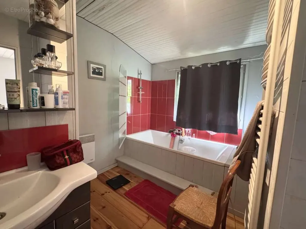Salles de bain - Appartement 4 pièces avec terrasse à Peïra-Cava