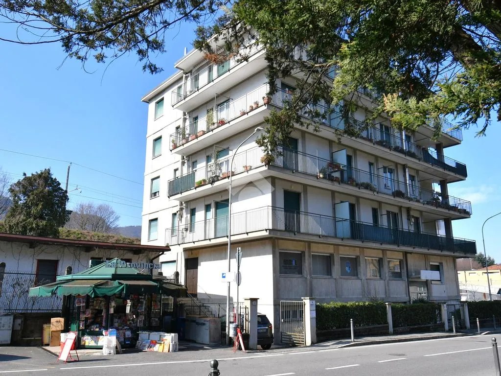 Extérieur - Bright 3-Room Apartment with Balcony in Como