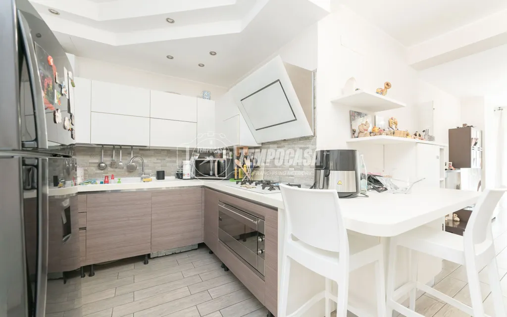 Cuisine - Quadrilocale with Private Gardens in Milan