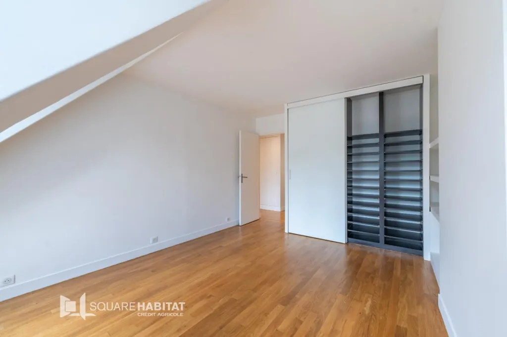 Stanze - Mansardé Flat in Haussmannian Building, Paris