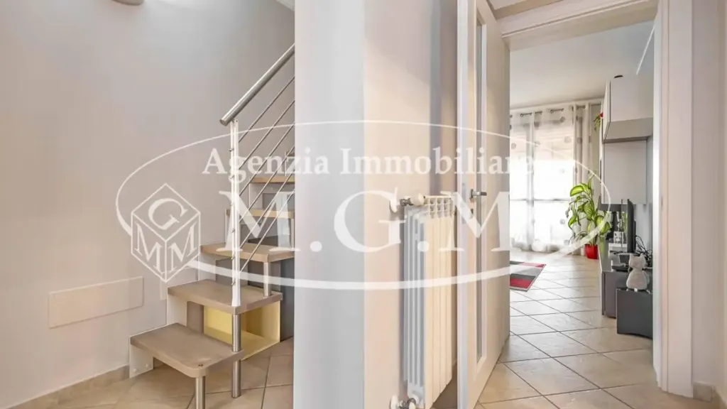 Entrée - Modernised Apartment with Mansard in Lavaiano