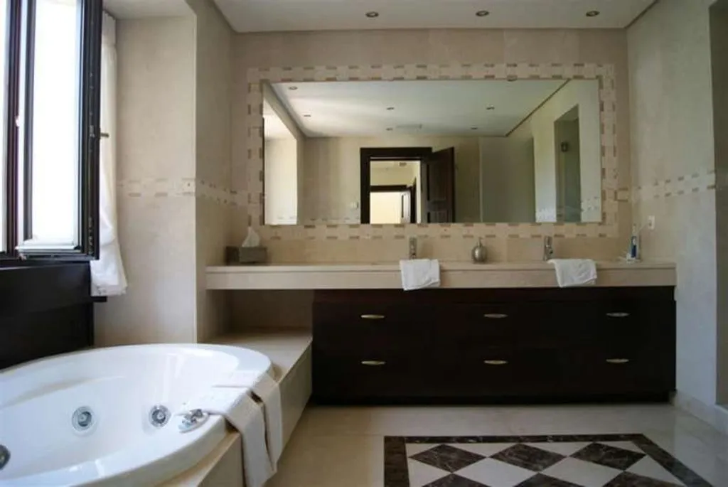 Vannitoad - South-Facing Villa with Infinity Pool in Marbella