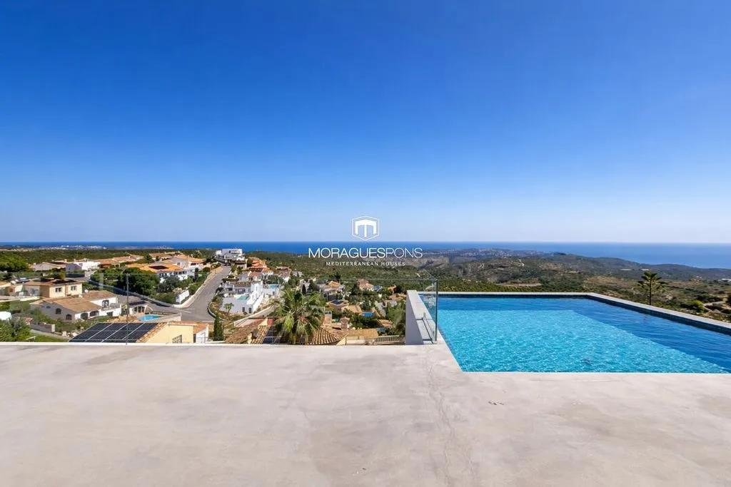 Piscina - Contemporary Villa with Sea Views in Benitachell