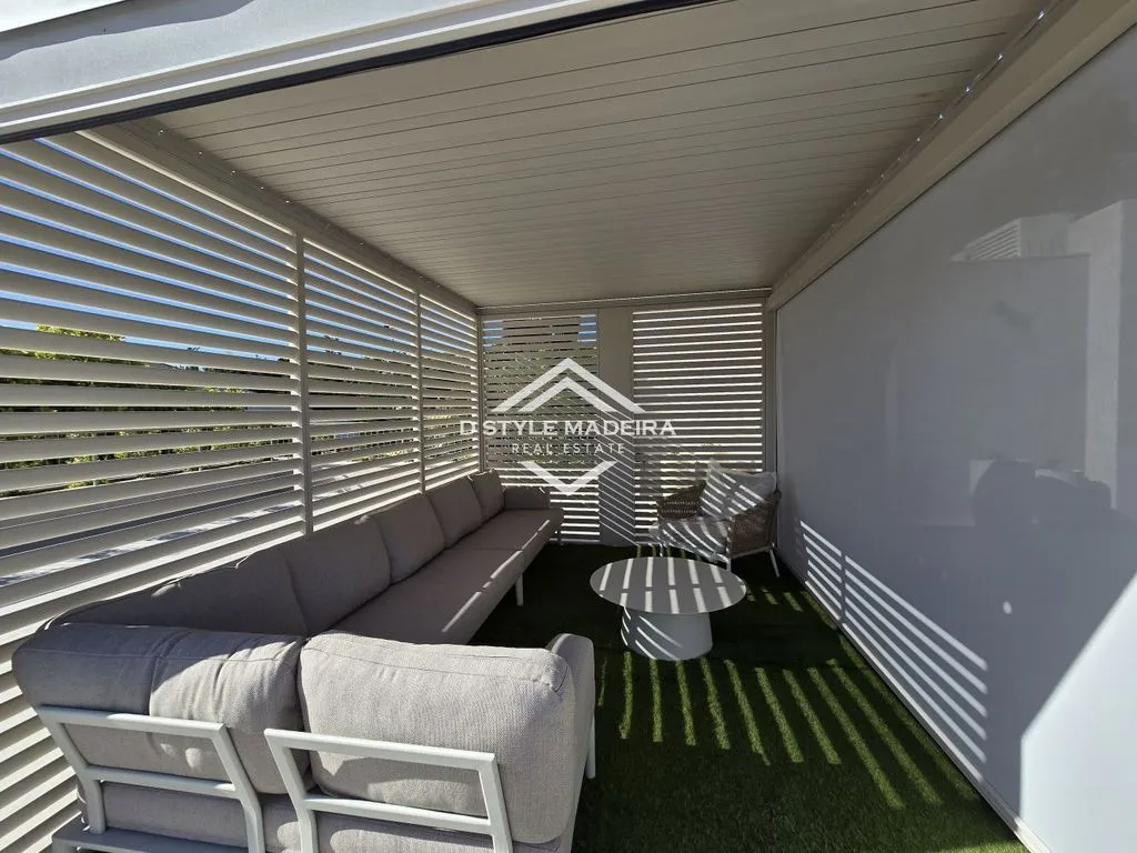 Terrace - Luxury Flat with Pool in Funchal, Madeira