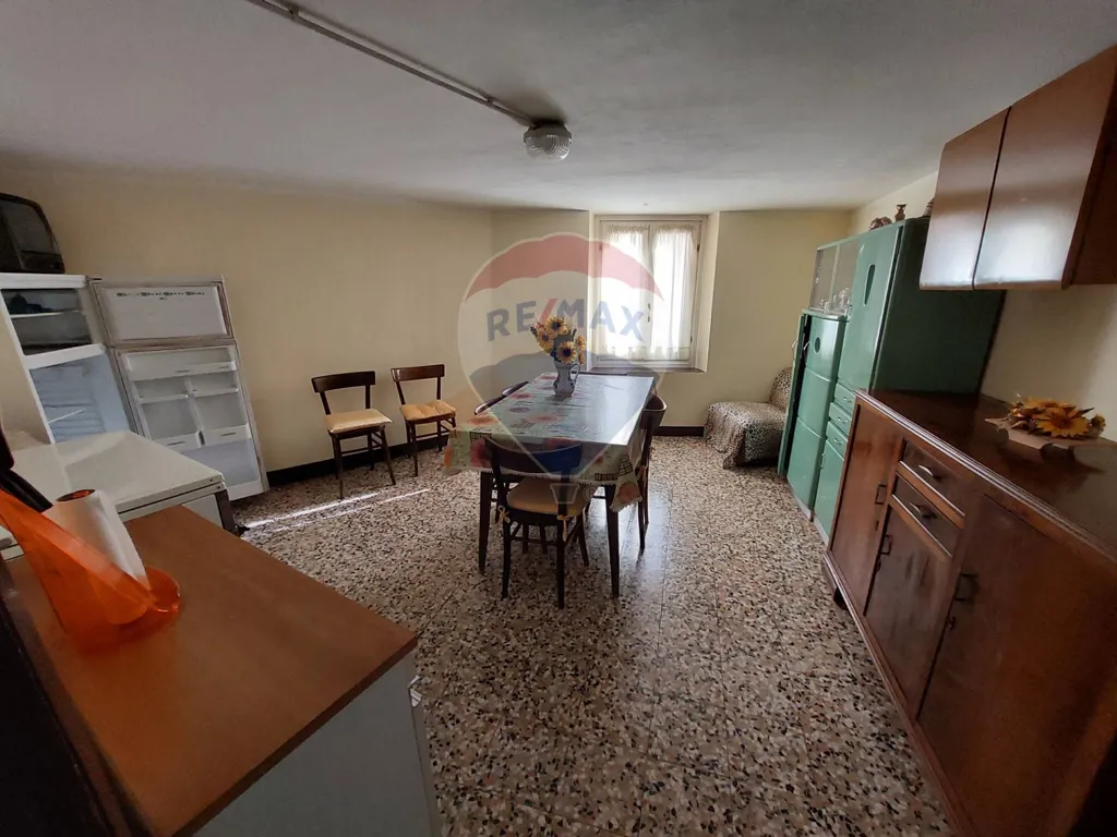 Cuisine - Casa Indipendente with Terrace in Monasterolo del Castello
