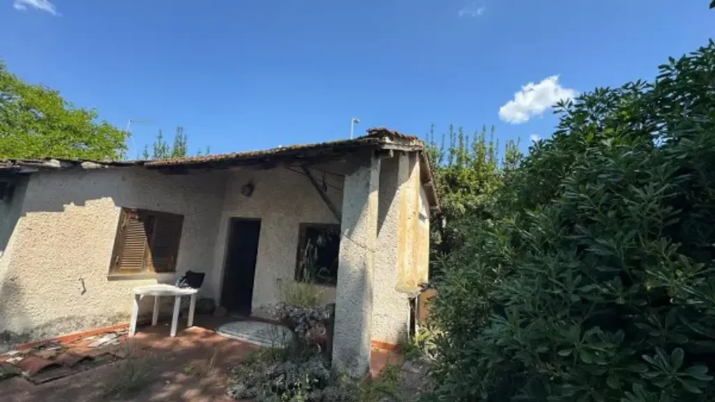 Exterior - Rustic Villa with Garden in Rome