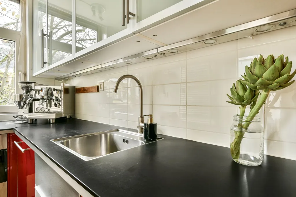 Köök - Charming Duplex with Balcony in Westerpark