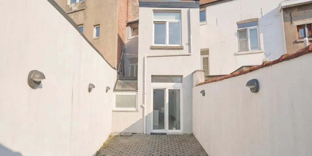 Giardino - Two-Storey House with Courtyard in Koningslo