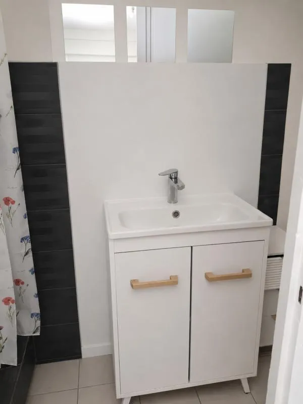 Bagni - Flat with Parking in Divided House