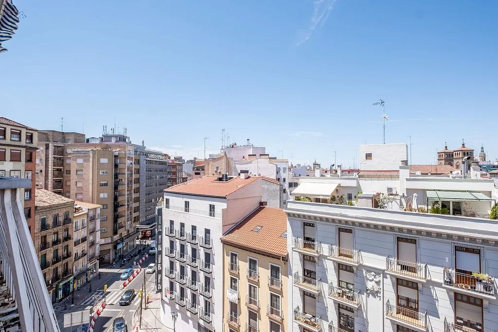 Balcon - Apartment with Balcony and Views in Zaragoza