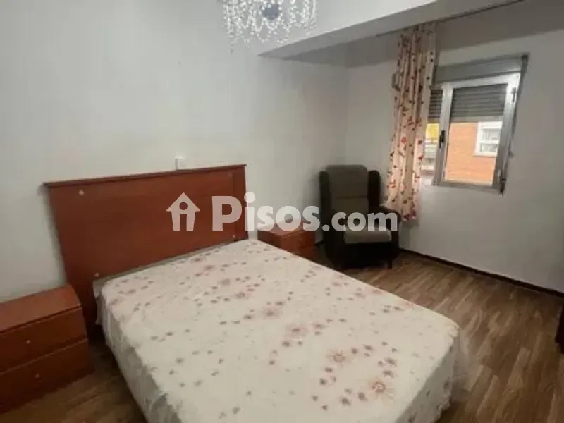 Chambres - Semi-Reformed Flat in Hospital-Nuevo Centre