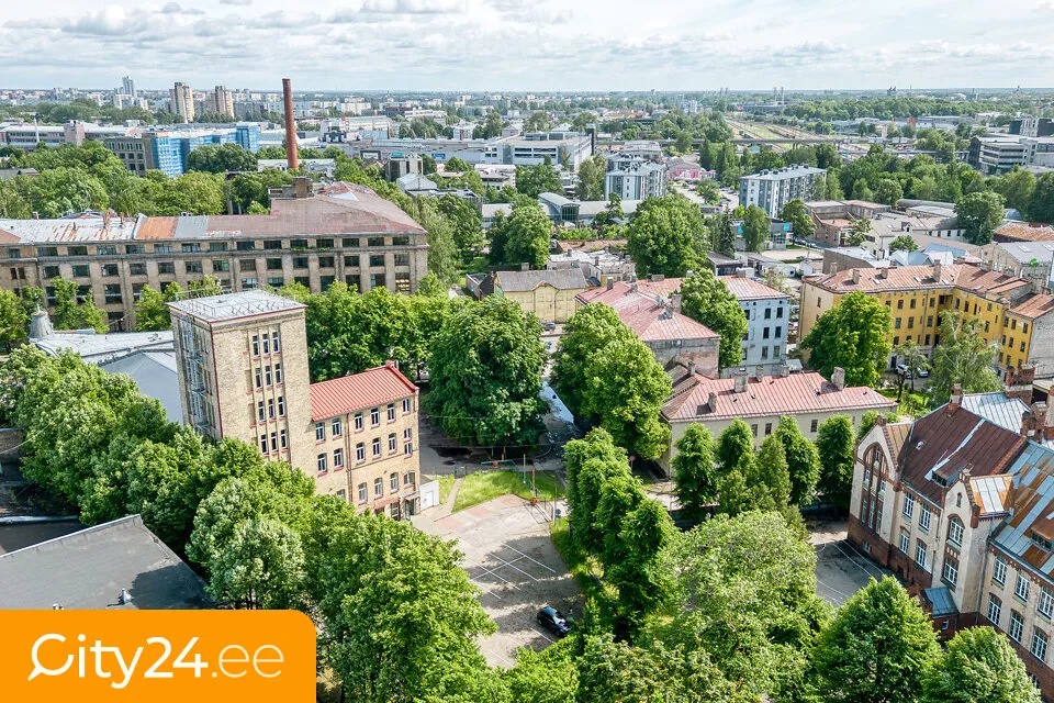 Vista aerea - Office Building with Modern Lifts in Teika