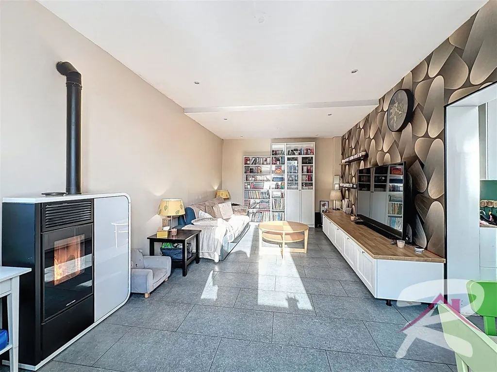 Elutuba - 4-Floor House with Pergola in Roufosse