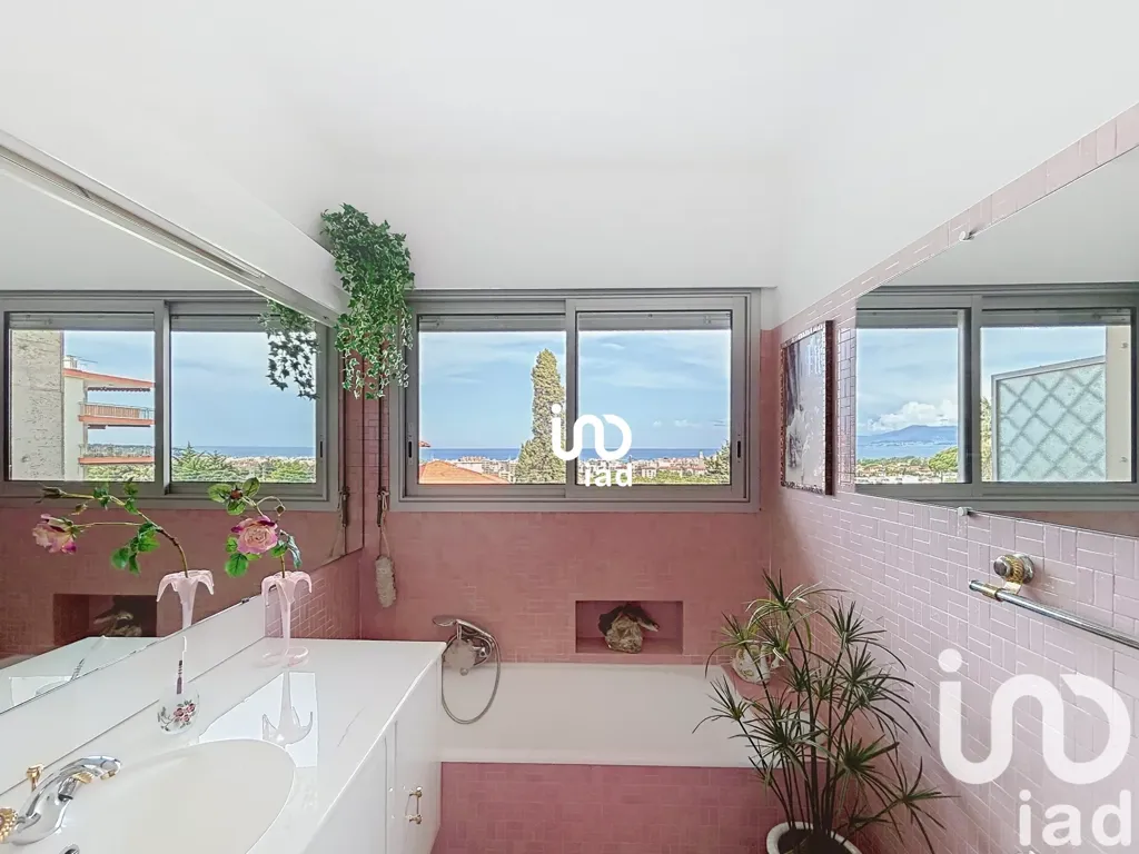 Salles de bain - Appartement avec Terrasse et Piscine à Antibes