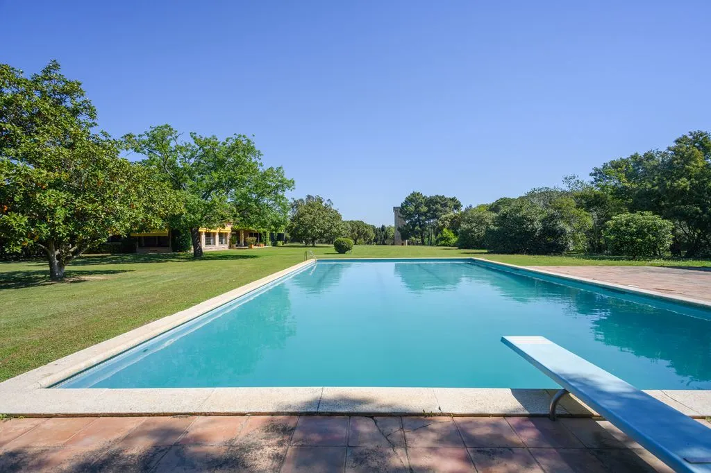 Piscina - Luxury House with Historic Tower in Mont-ras