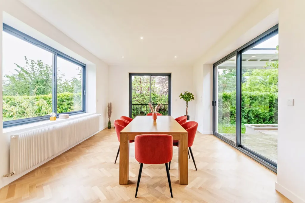 Salle à manger - Maison de Caractère avec Terrasse à Écully