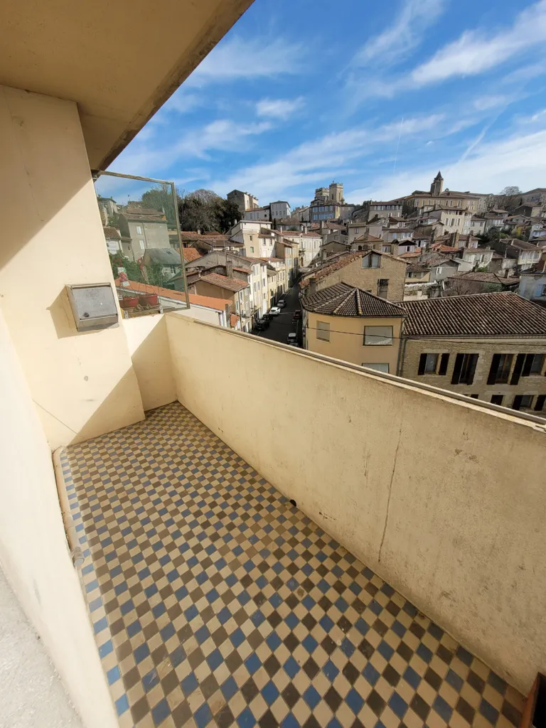 Balcon - Appartement T3 Rénové avec Balcon à Auch