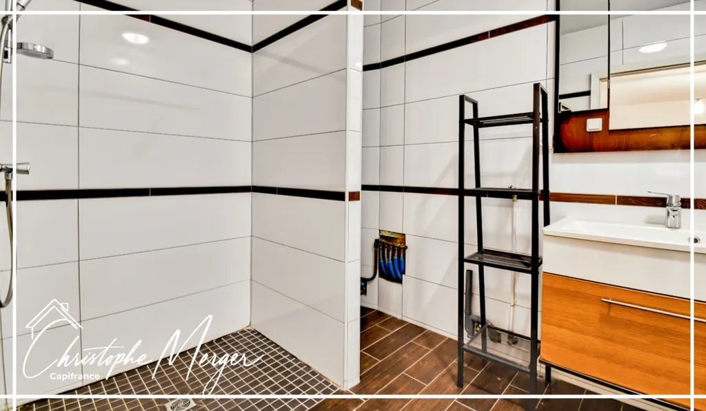 Salles de bain - Appartement Spacieux en Centre-Ville à Sarrebourg