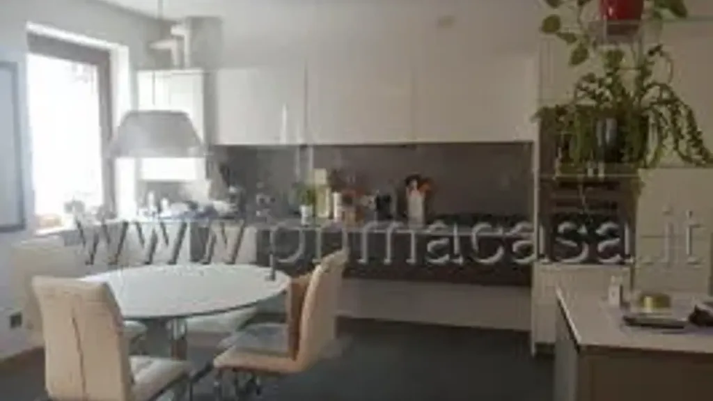 Söögituba - Spacious Apartment with Balcony in Bussolengo