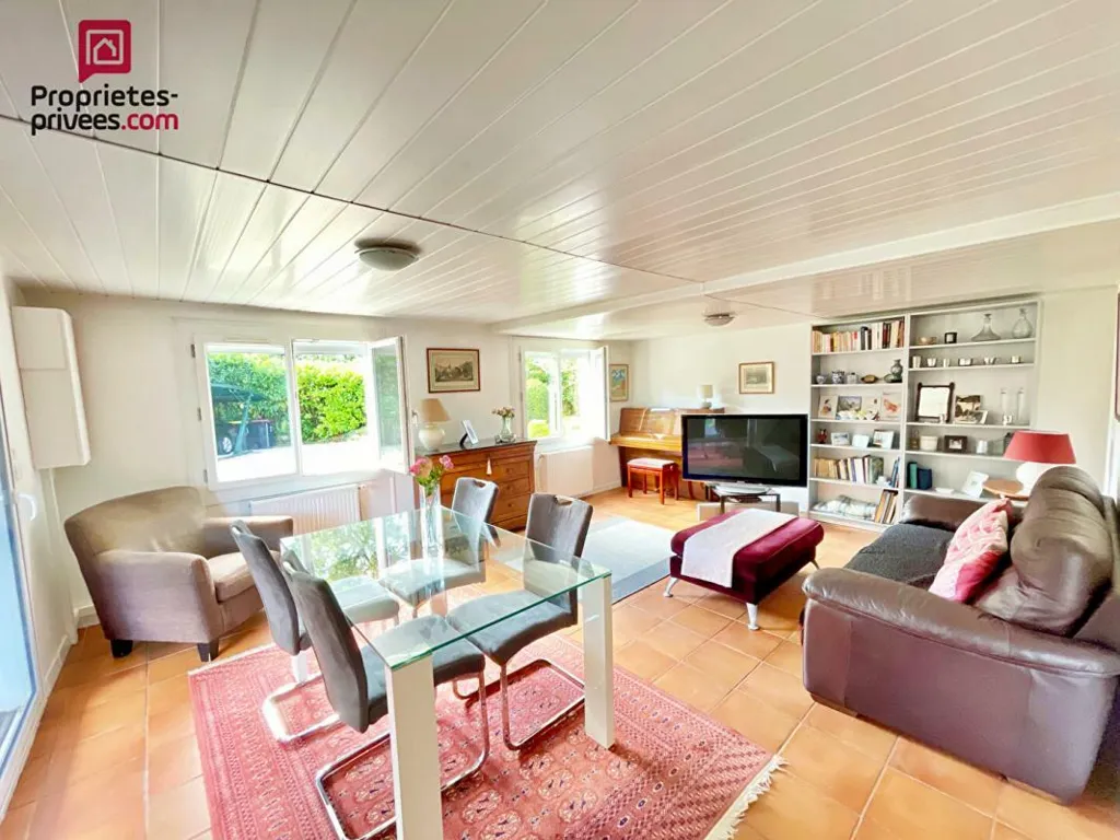 Séjour - Maison Luxueuse avec Piscine à Latresne
