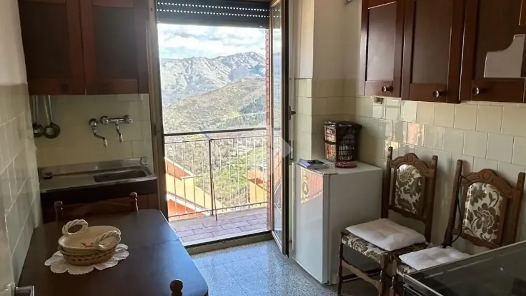 Cuisine - Apartment with Panoramic Balcony in Bellegra