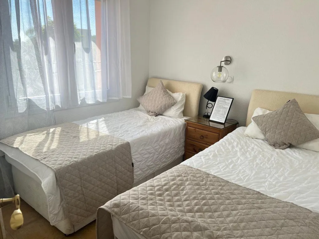 Chambres - Furnished Apartment with Pool in Oliva Nova