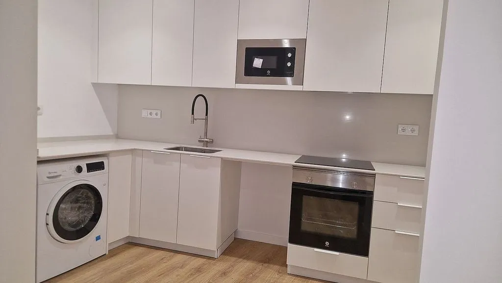 Cocina - Piso en planta baja con garaje en Marianao