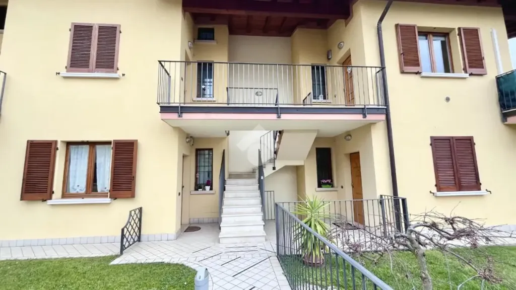 Extérieur - Trilocale with Terrace in Adro