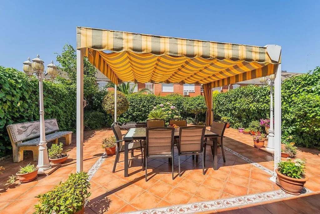 Terrazza - Terraced Semi-Detached House with Garden in Parla