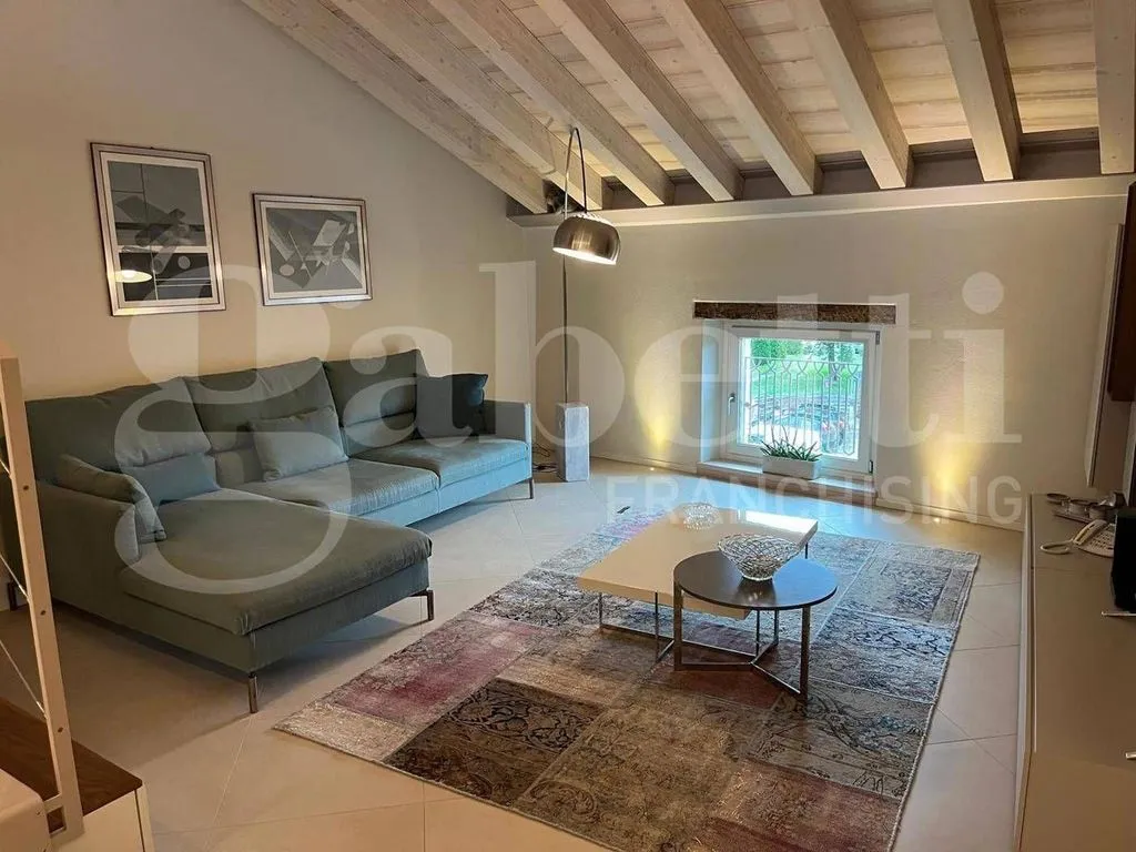Elutuba - Luxury Penthouse with Castle View in Marostica