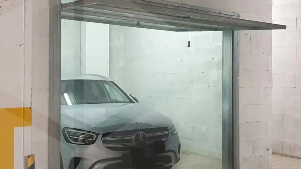 Garage - Villa with Garage in Ciampino