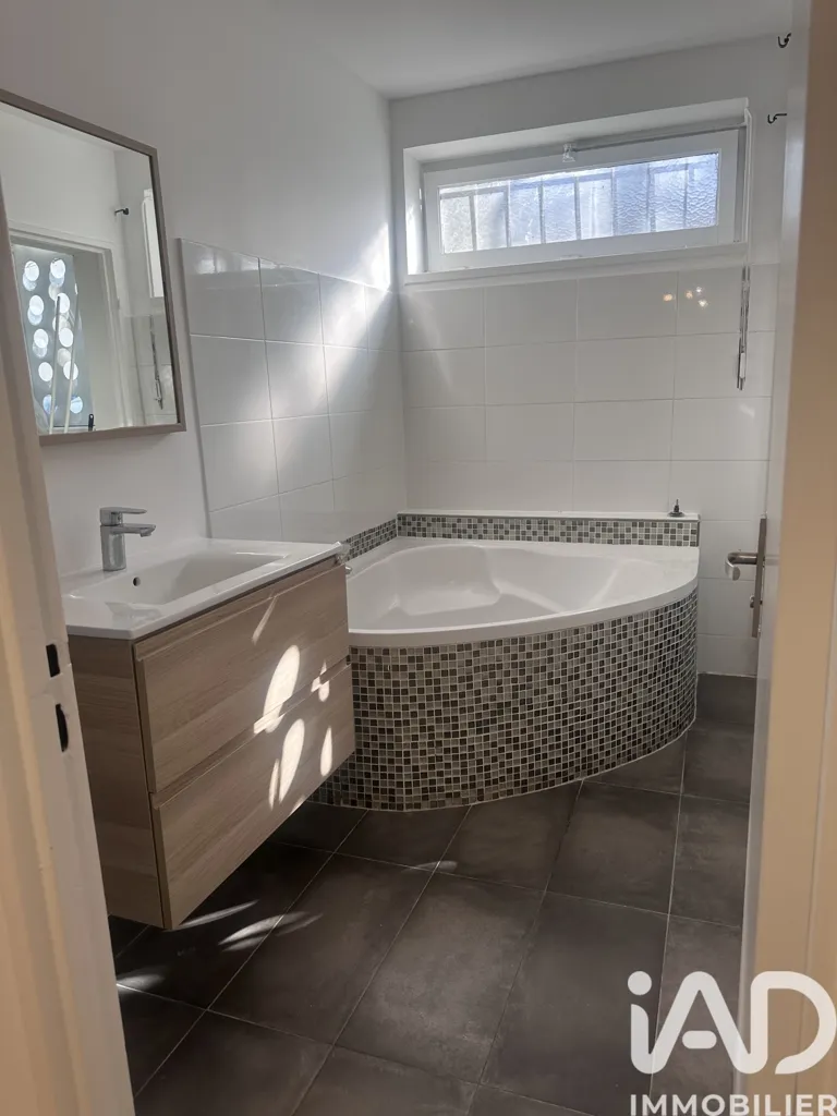 Salles de bain - Appartement Lumineux avec Balcon à Créteil