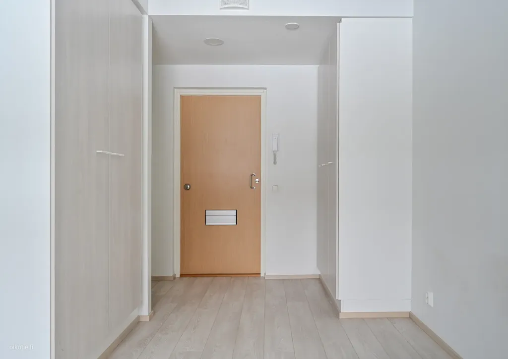 Entrée - Modern Studio with Balcony in Ritaharju, Oulu