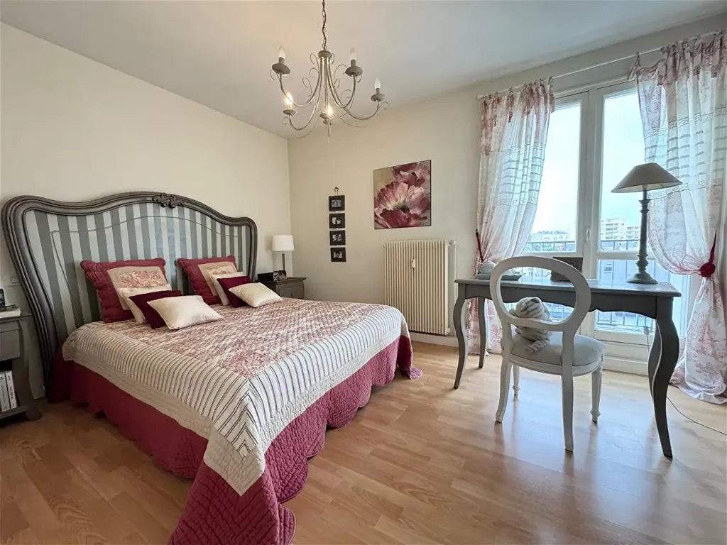 Magamistoad - Duplex Apartment with Balcony in Laval