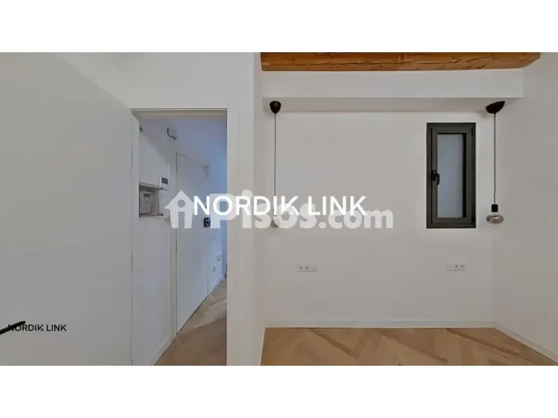 Toad - Modernised Flat with Balcony in Raval