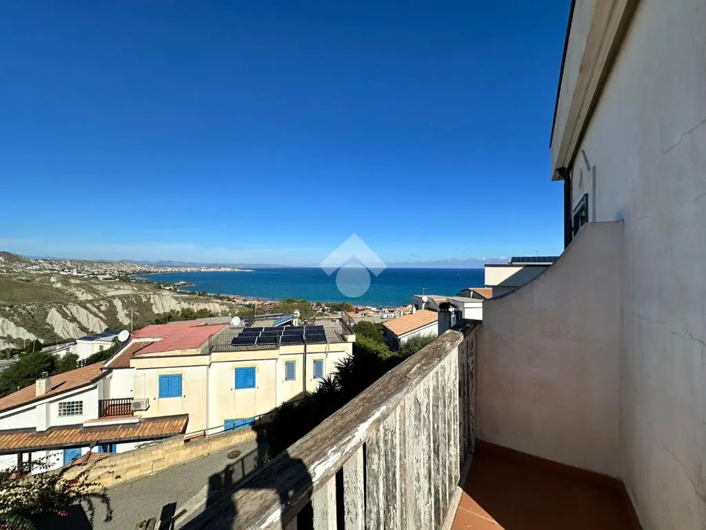 Rõdu - Bifamiliar Villa with Sea View in Crotone