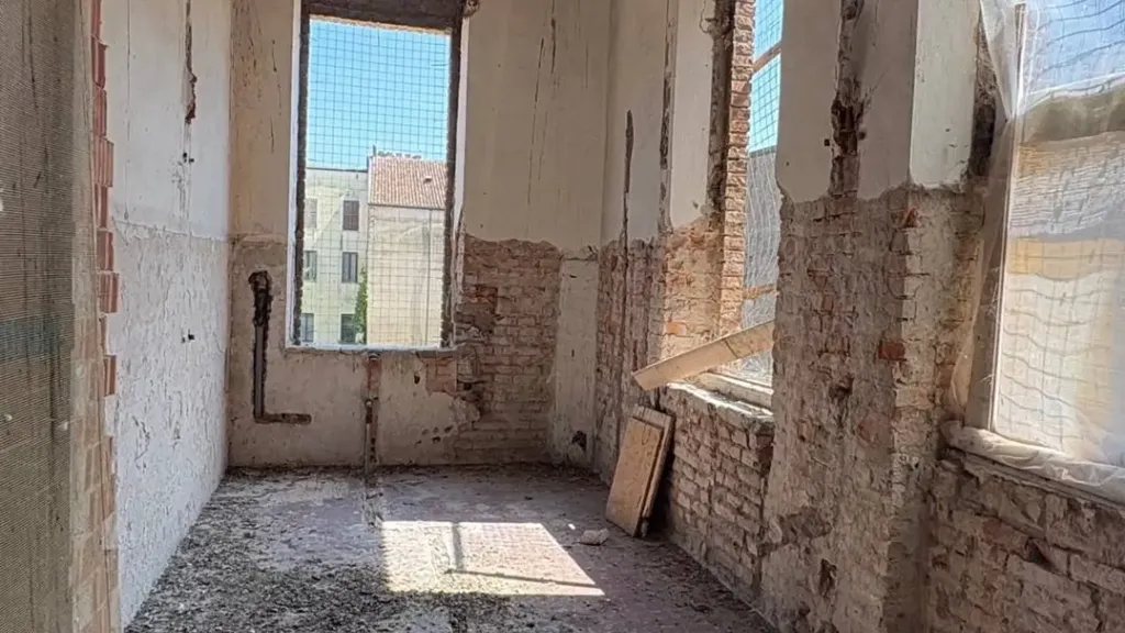 Pièces - Apartment with Piazza View in Mantova