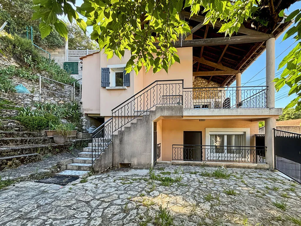 Extérieur - Maison avec Jardin et Parking à Barbentane
