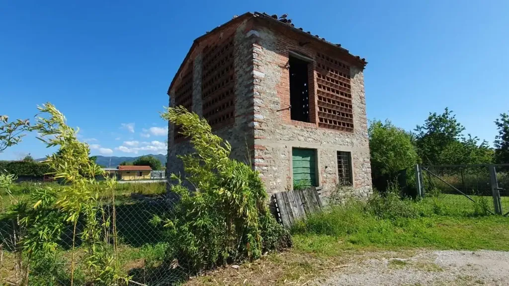 Exterior - Rustic Property to Renovate in Capannori