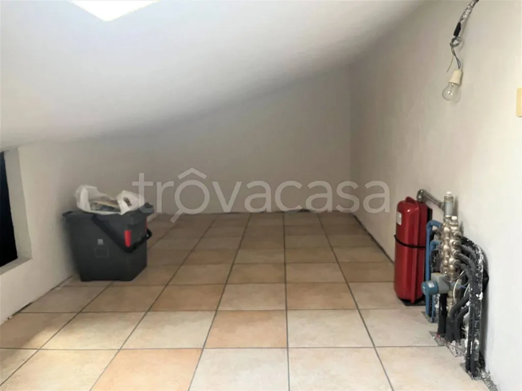 Garage - Bright Apartment with Balcony in Urbino