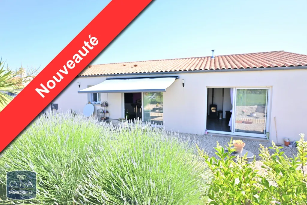 Extérieur - Maison Contemporaine avec Jardin à Arces