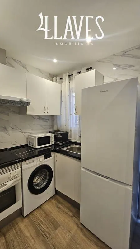 Cucina - 1-Bedroom Flat with Air Conditioning in Embajadores