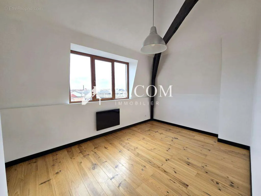 Pièces - Loft Lumineux avec Parking à Tourcoing