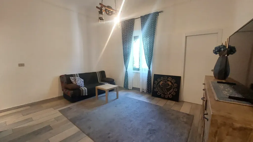 Elutuba - Rustic 5-Bedroom Apartment in Florence
