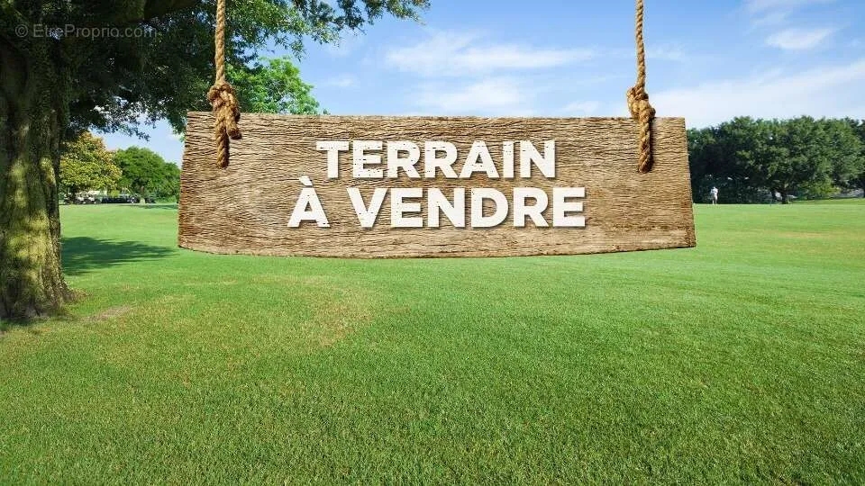 Aed - Buildable Plot with Garden in Breuilpont